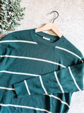 Tea & Rose Green Stripe Long Sleeve Sweater Size Medium